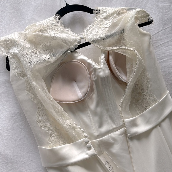 Lilian West wedding dress - Picture 8 of 10